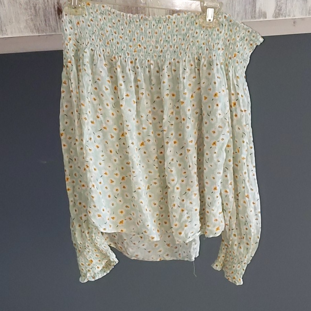 Cute off the shoulder peasant shirt